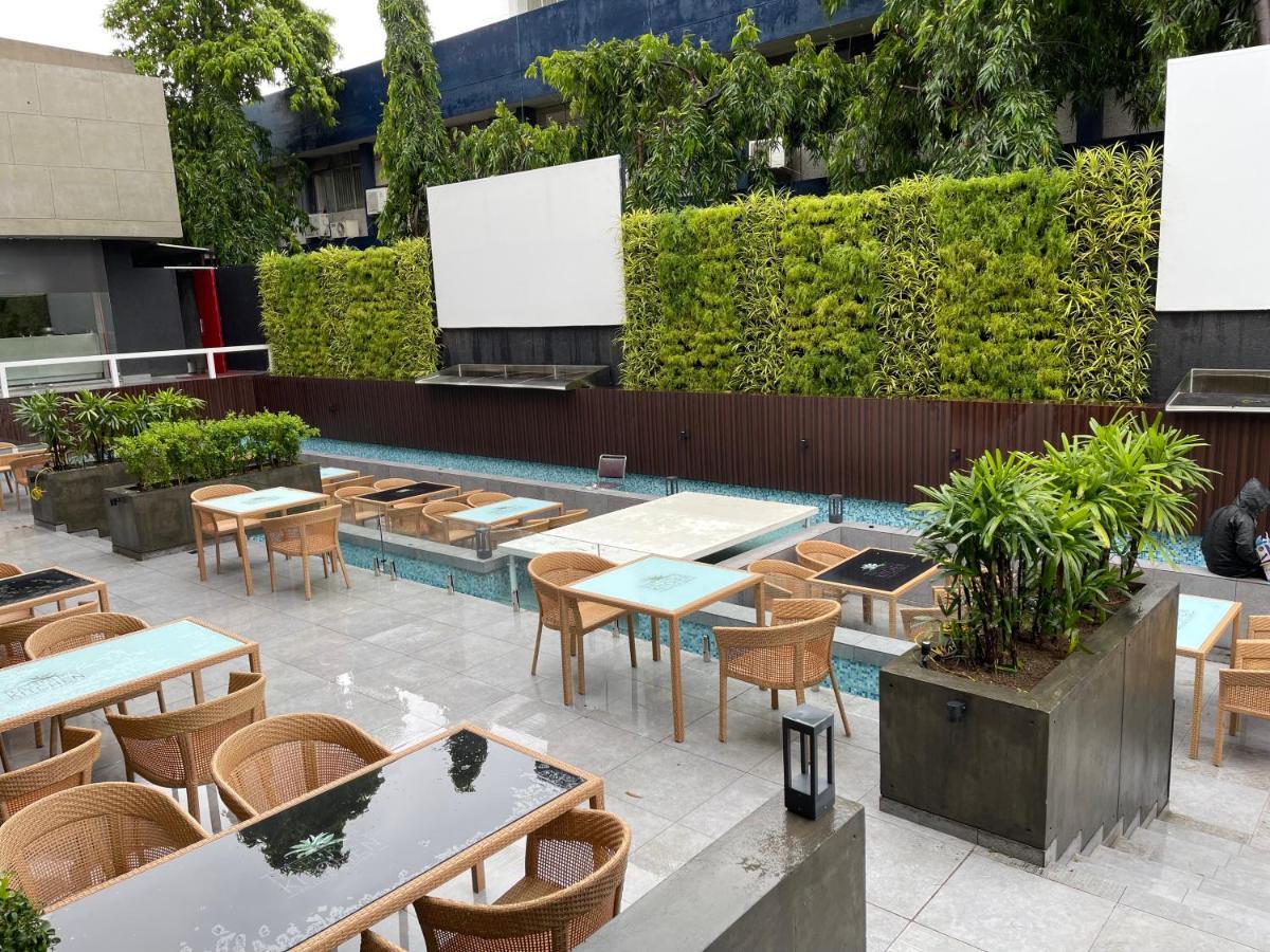 Hotel LCH Fitness Indore Exterior foto