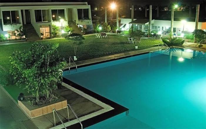 Hotel LCH Fitness Indore Exterior foto