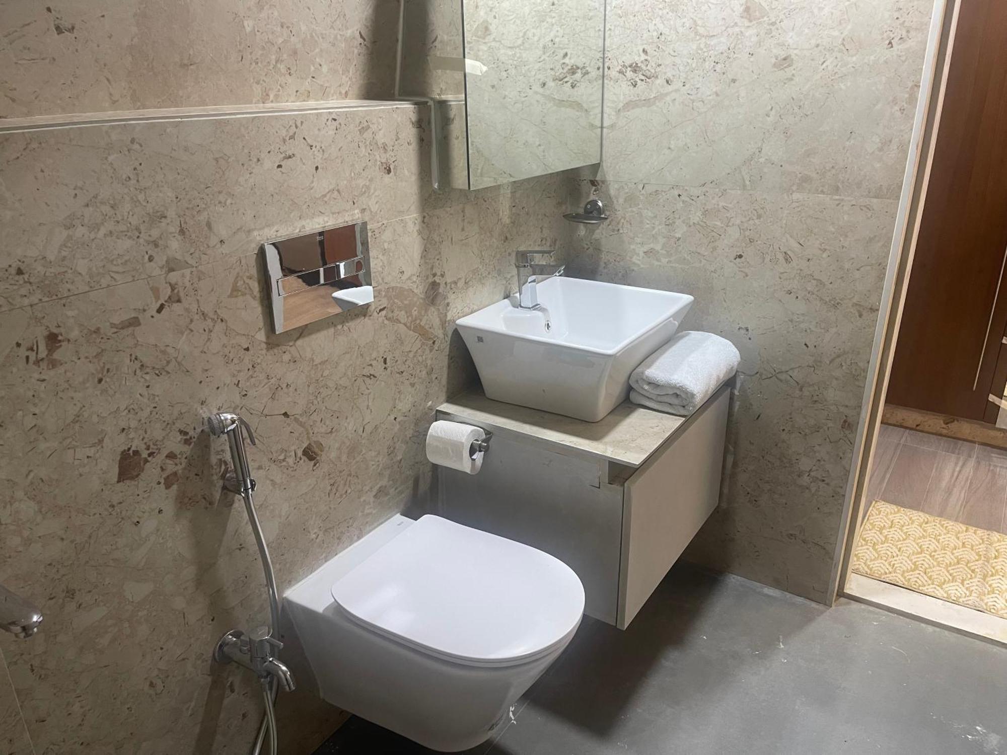 Hotel LCH Fitness Indore Exterior foto